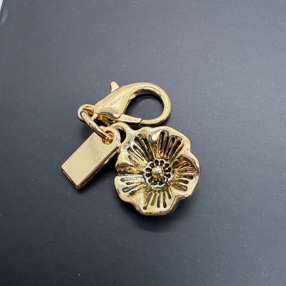 no brand Accessories - Flower Purse or Keychain Charm